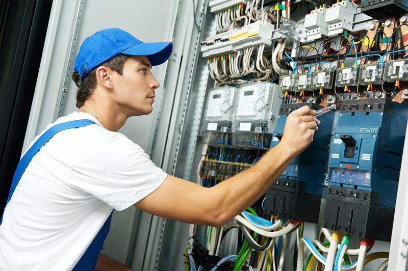 industrial electrician job description